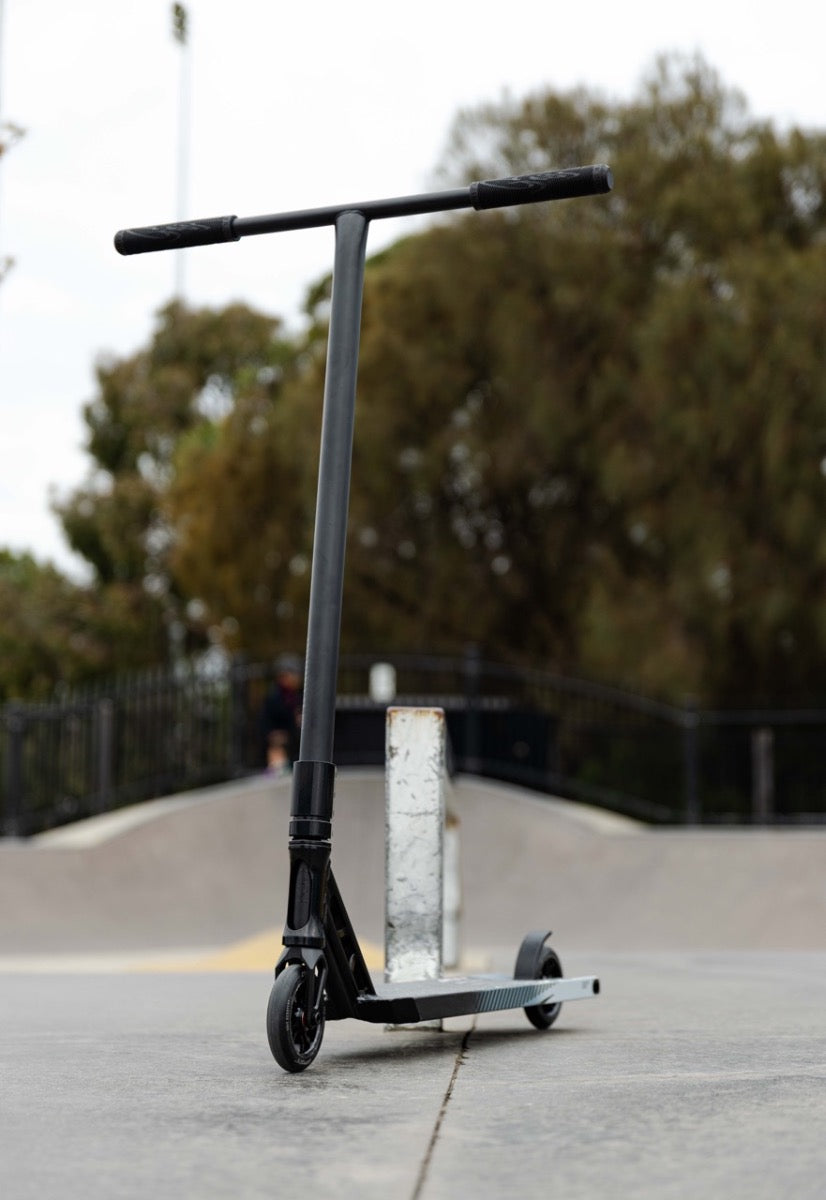 Grit Elite 6er Scooter Black Satin