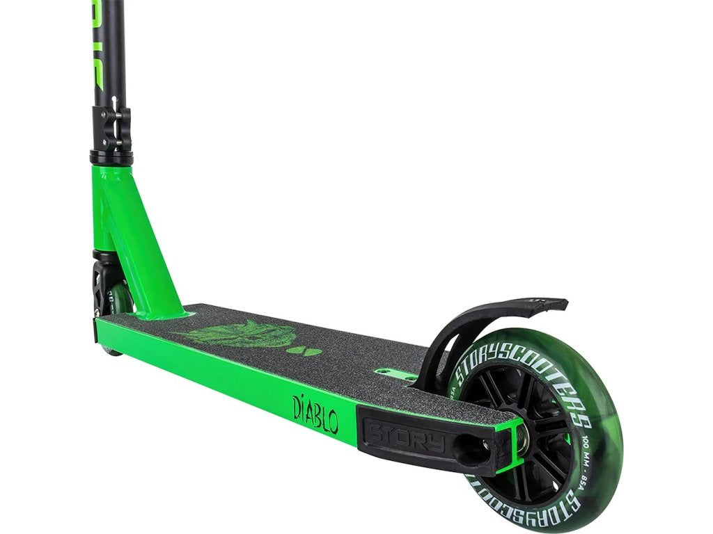 Story / NKD Diablo Stuntstep Groen Zwart 79.5cm