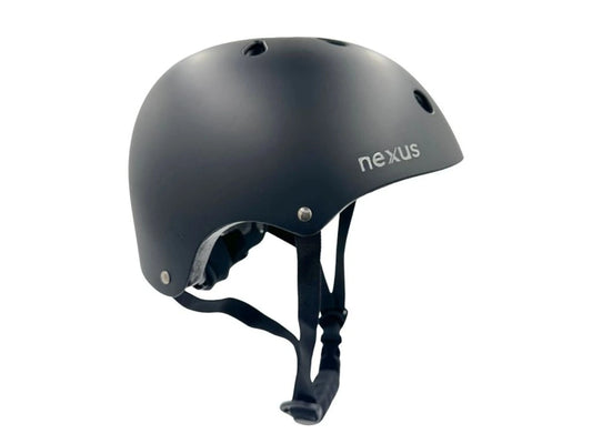 Stuntstep Helm Nexus Zwart