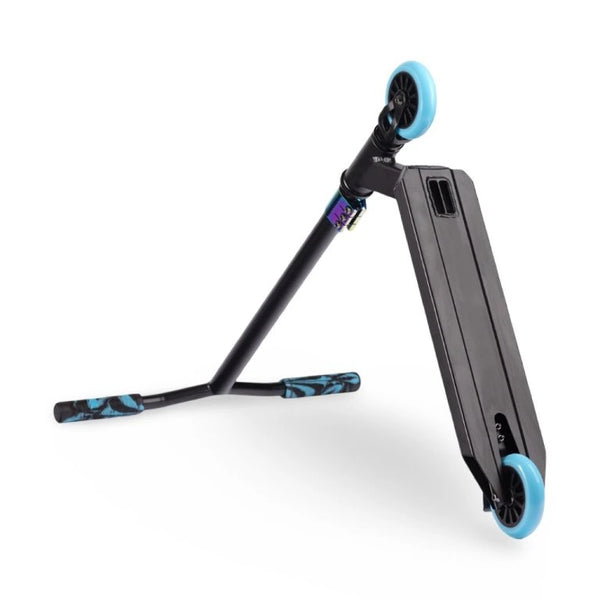 SKITT Stuntstep Scout Zwart - Neochrome 75cm