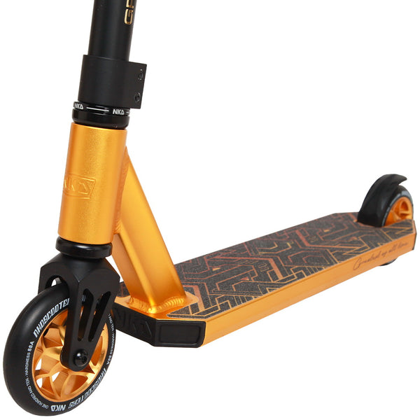 NKD Goat Stuntstep 83cm / 85cm Goud Zwart