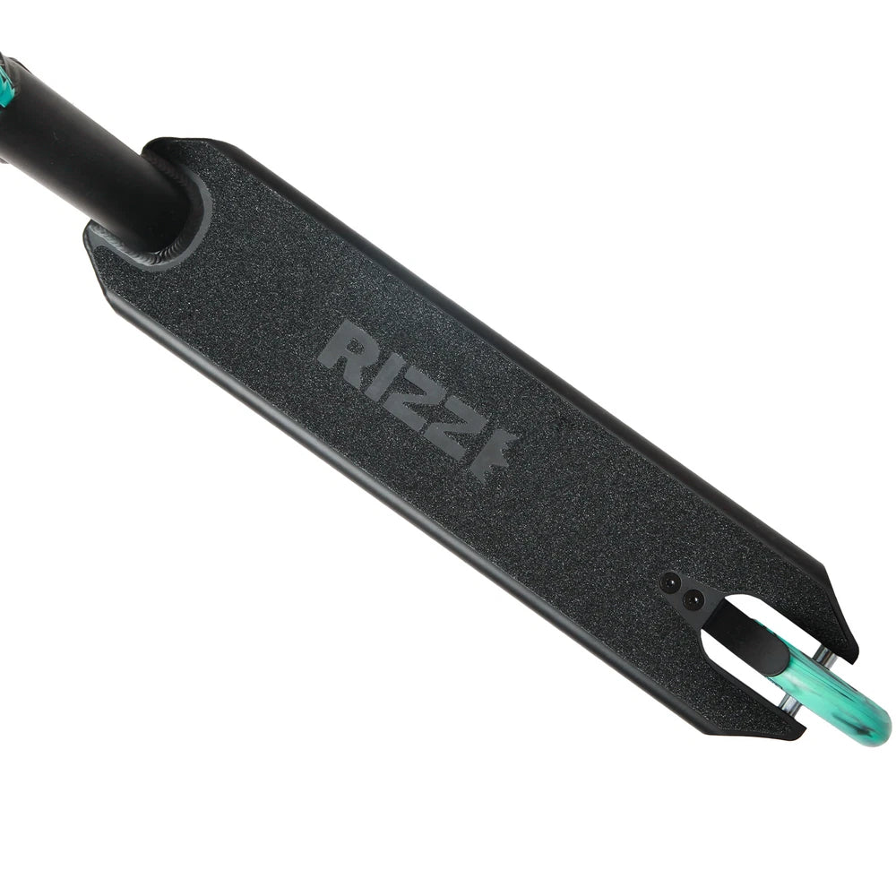NKD Rizz Stuntstep Zwart Teal 88cm