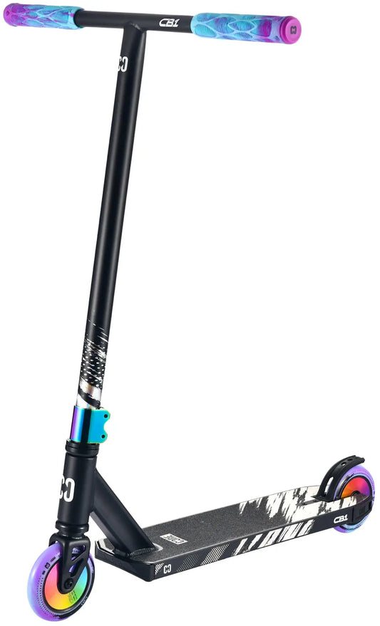 Core CB1 Stuntstep Zwart Neochrome 80cm