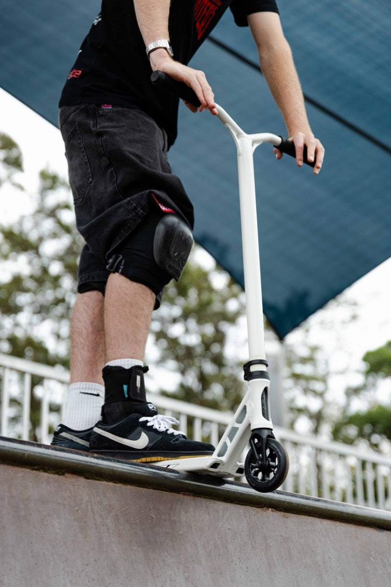 Grit Elite 5er Scooter White Satin