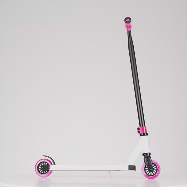 NKD Next Generation 2025 V2 Stuntstep 82cm / 79.5 cm Zwart Roze