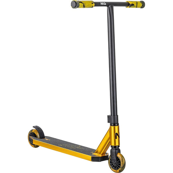 NKD Next Generation 2025 V2 Stuntstep 82cm / 79.5 cm Goud Zwart