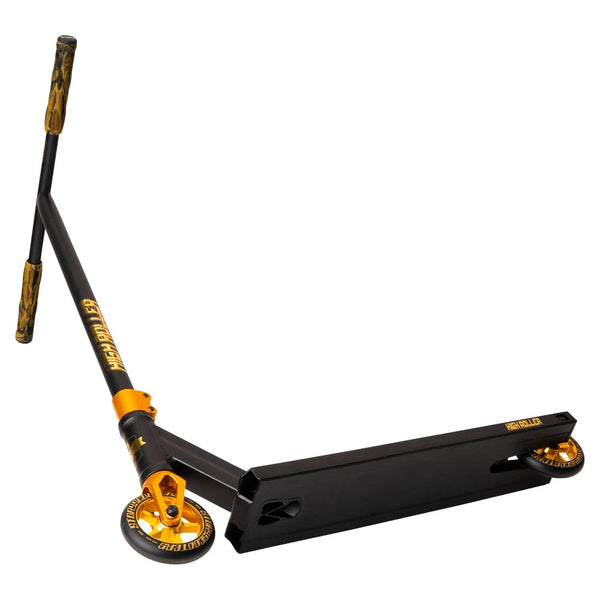 Story Extra High Pro Stuntstep Zwart Goud 87cm