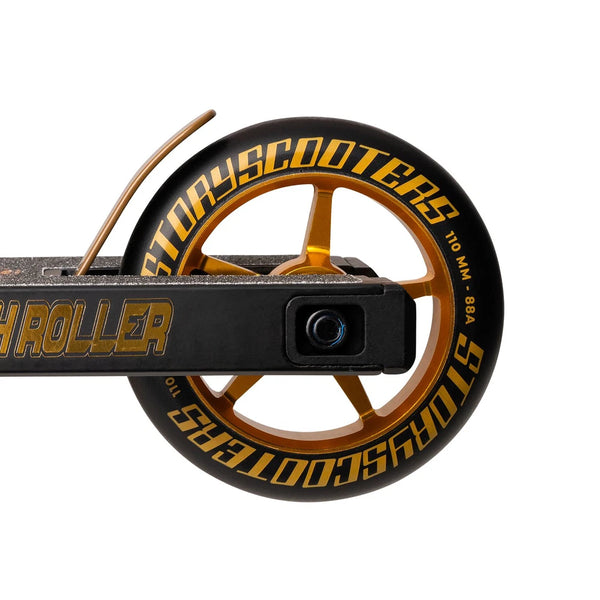 Story Extra High Pro Stuntstep Zwart Goud 87cm