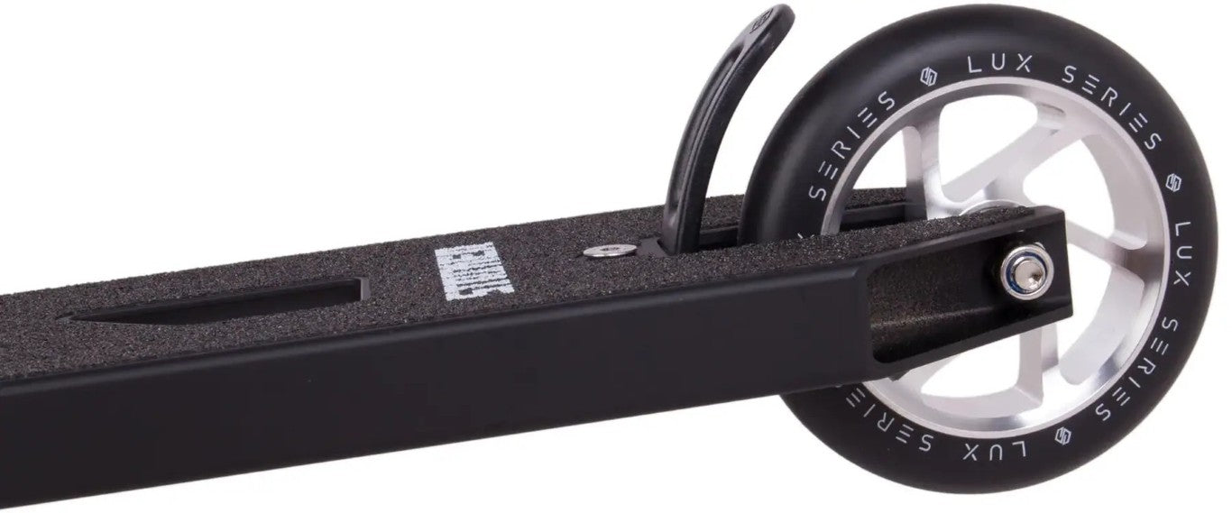 Striker Essential L Scooter Black Silver