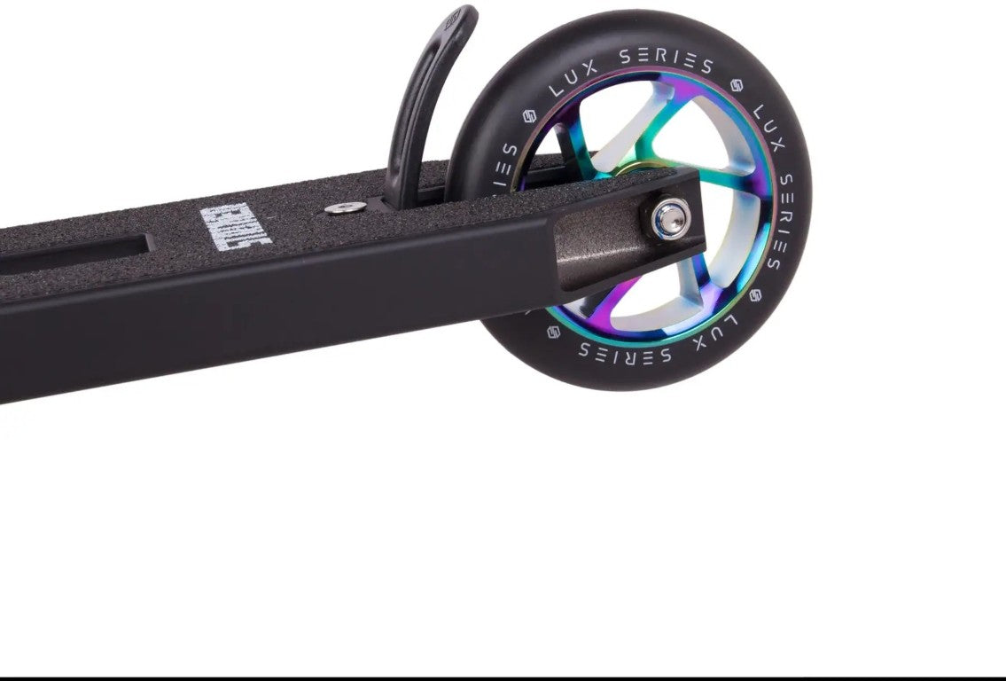 Striker Essential L Scooter Black Rainbow