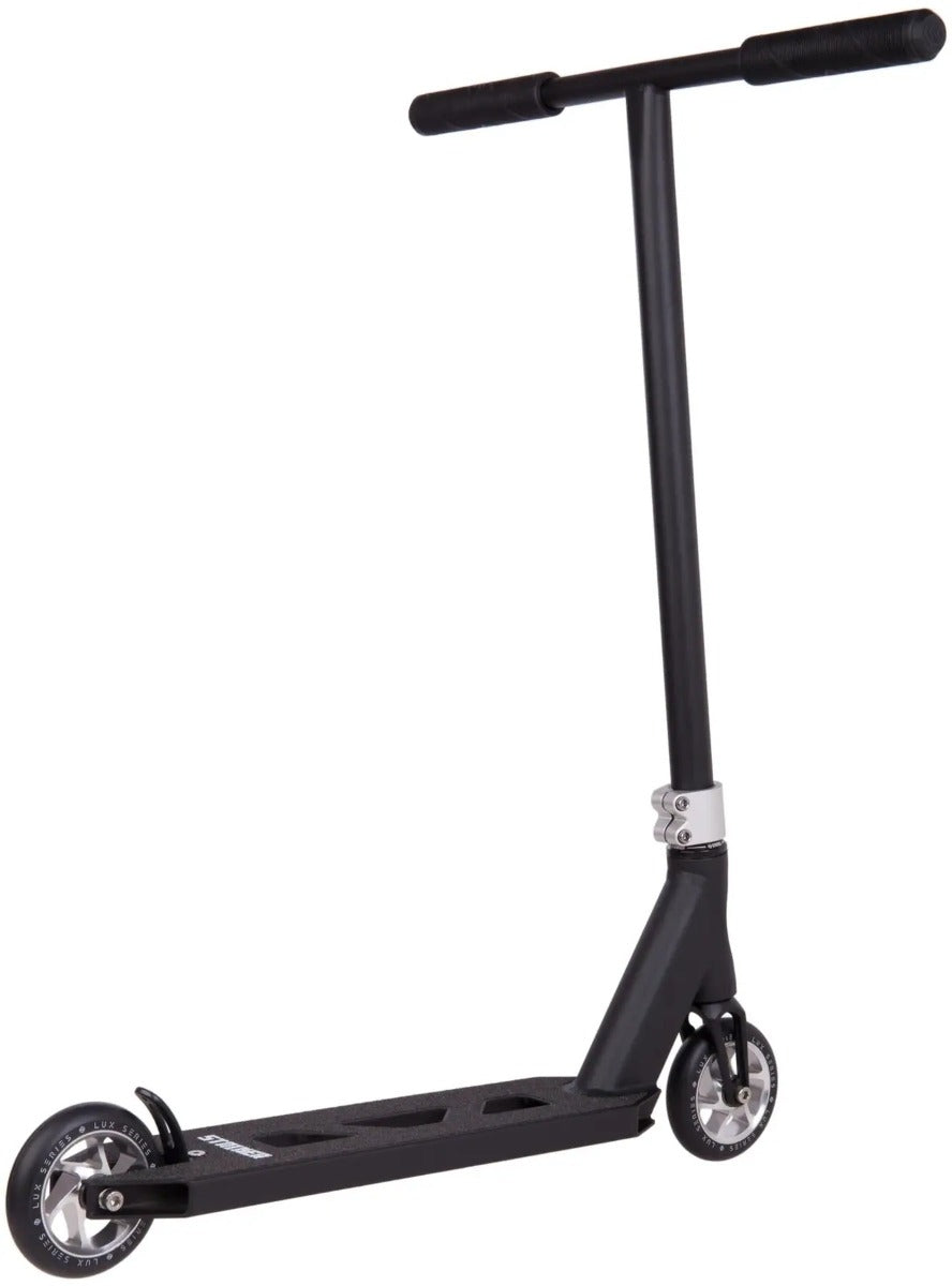 Striker Essential L Scooter Black Silver