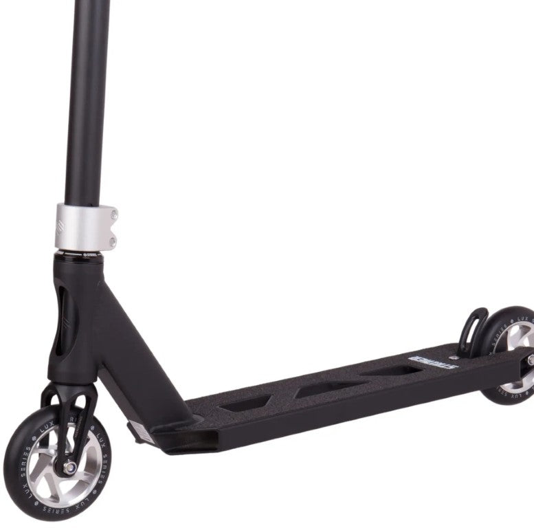 Striker Essential L Scooter Black Silver