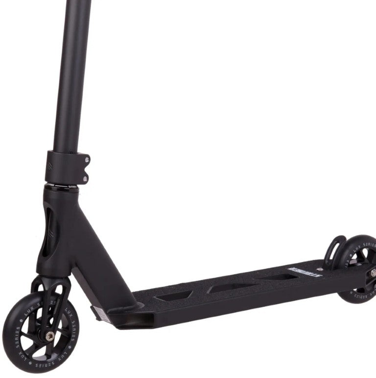 Striker Essential M Scooter Black