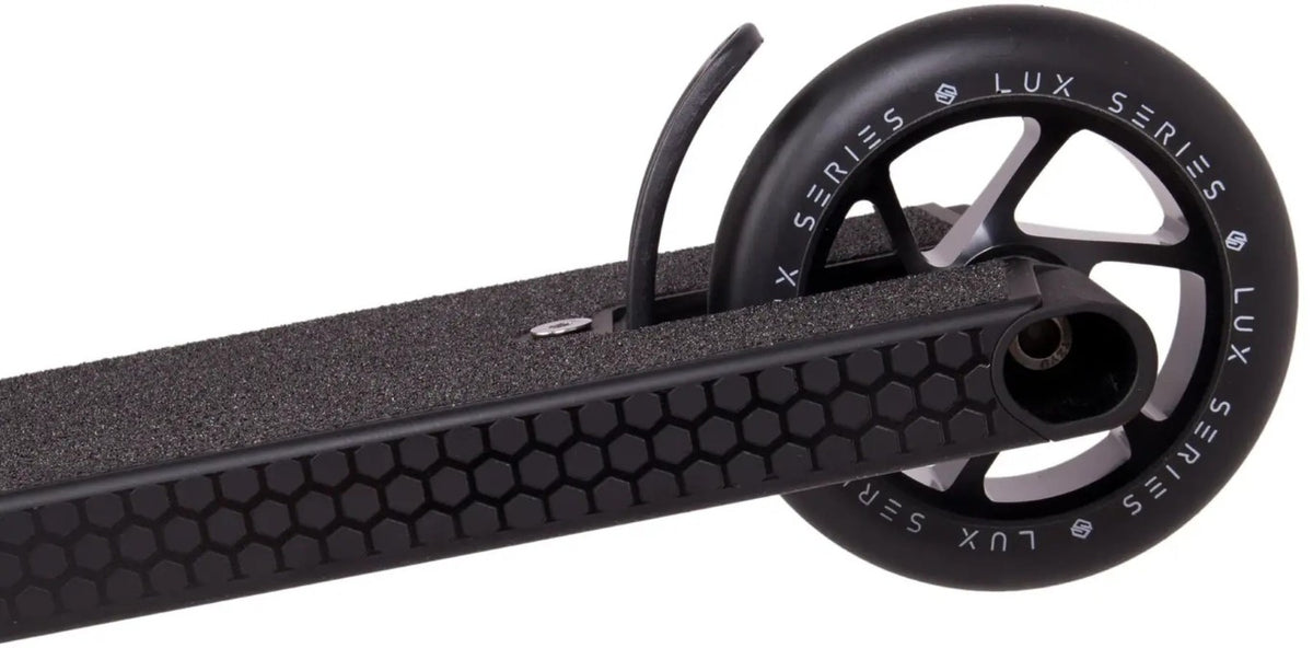 Striker Lux 5" Boxed Scooter M Black