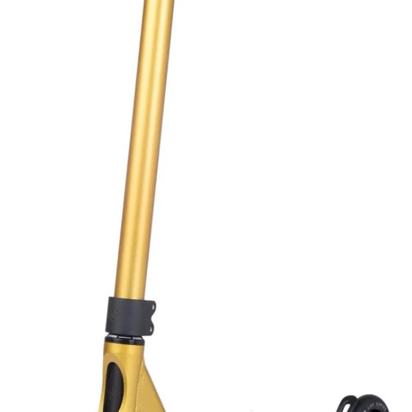 Striker Lux Youth Scooter Gold Black